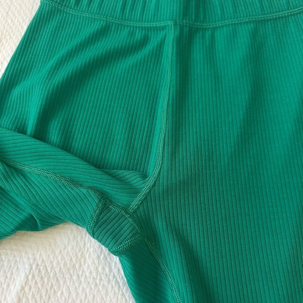 Alo Yoga Blissful High-Waisted Ribbed 7/8 Legging - Green SMALL - Picture 4 of 6